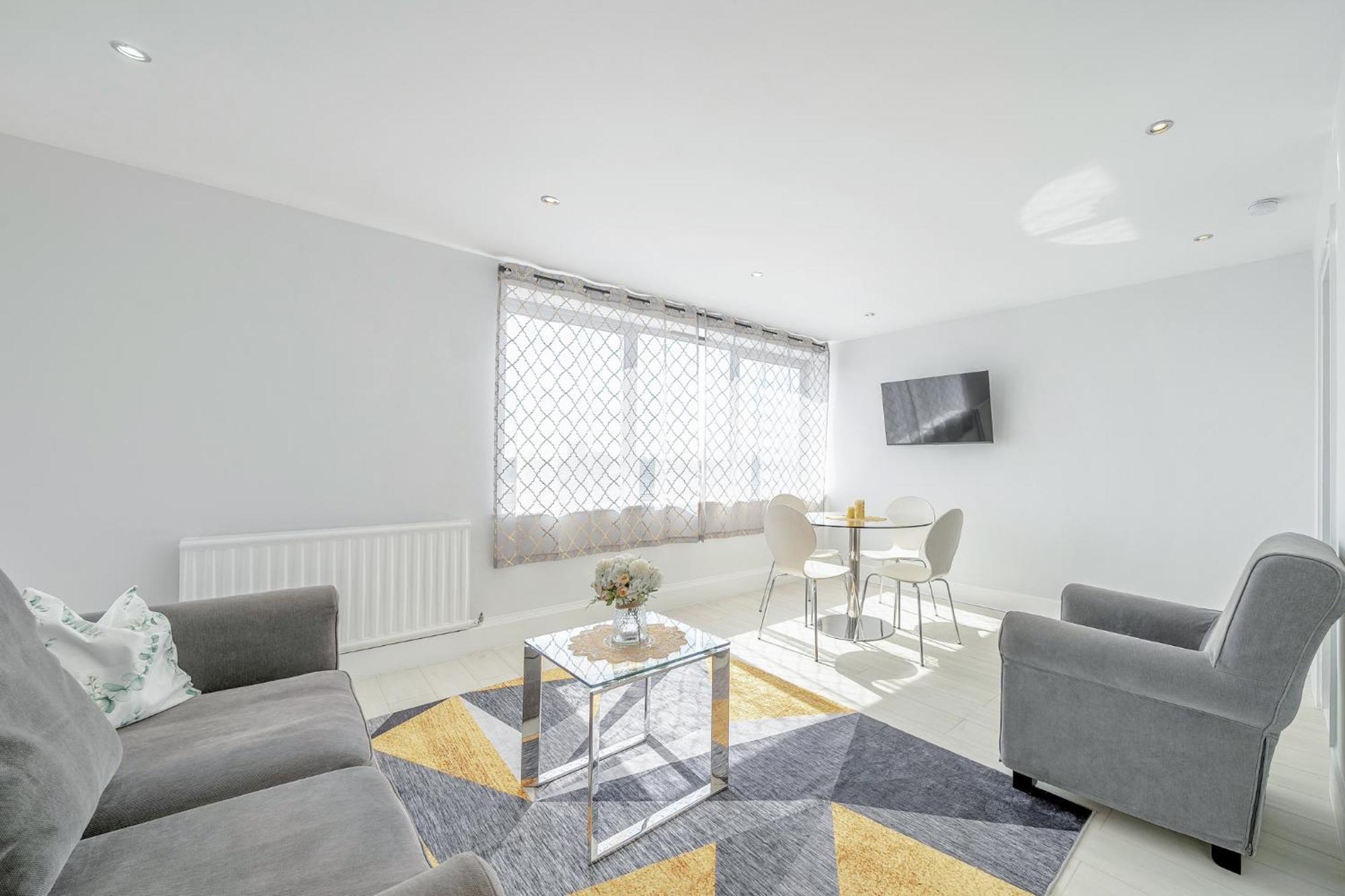 Stunning Flat In Chelsea, Kings Road With Balcony * Londres